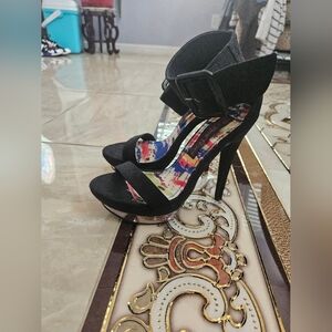 2 Lips Too Heels Size 6